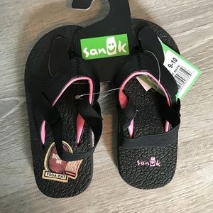 NWT girls sandals.